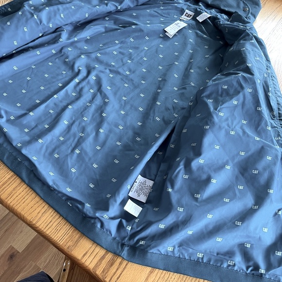 CAT ( Caterpillar ) Women’s winter hooded coat. Teal color, thumb hole as seen - Picture 7 of 12